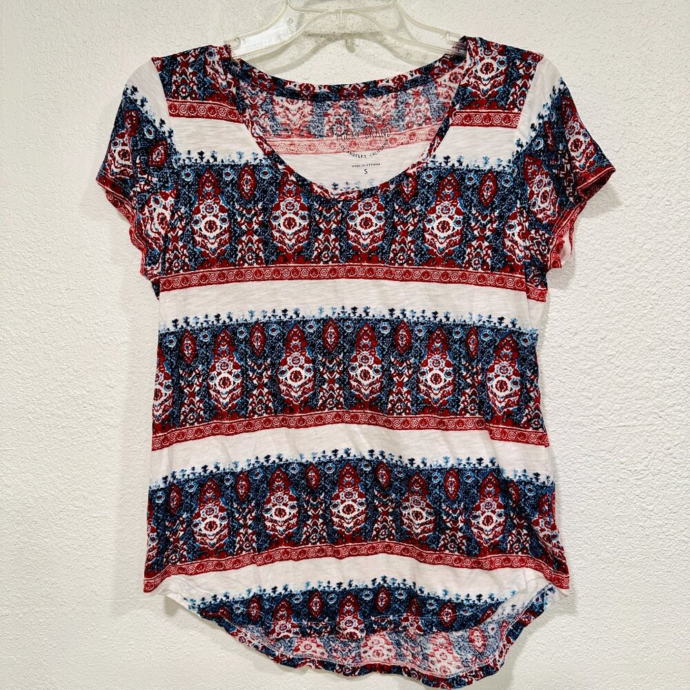 Lucky Brand Stretch Tee Red Blue White Paisley Cap Sleeves HiLo Hem Womens Small